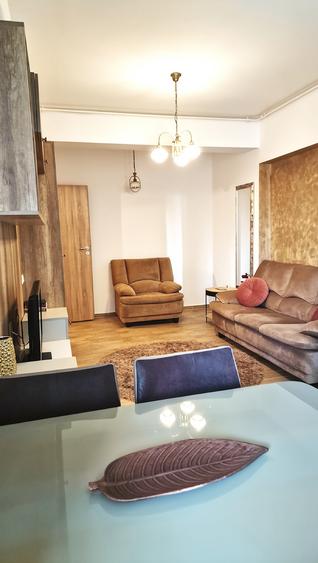 Apartament cu 2 camere decomandat în Păcii