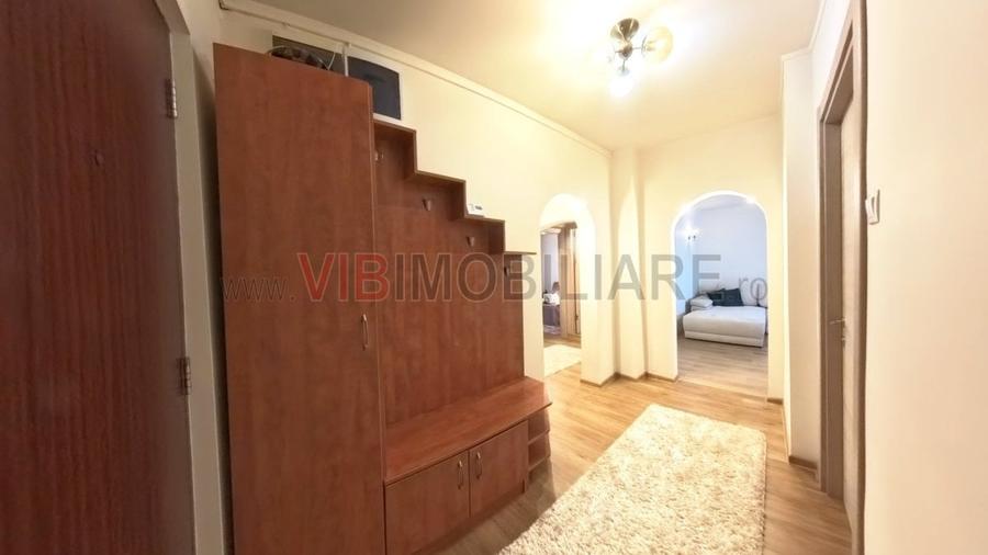 Apartament cu 2 camere semidecomandat, mobilat în Tractorul