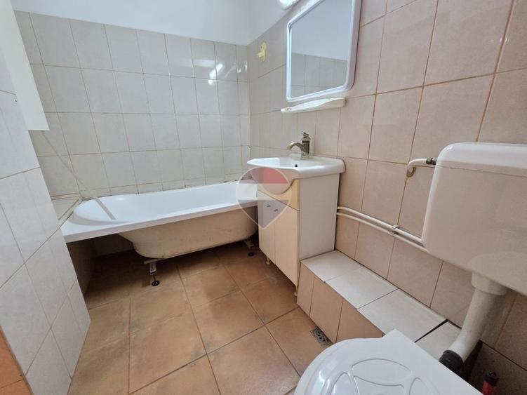 Garsonieră decomandată în Central