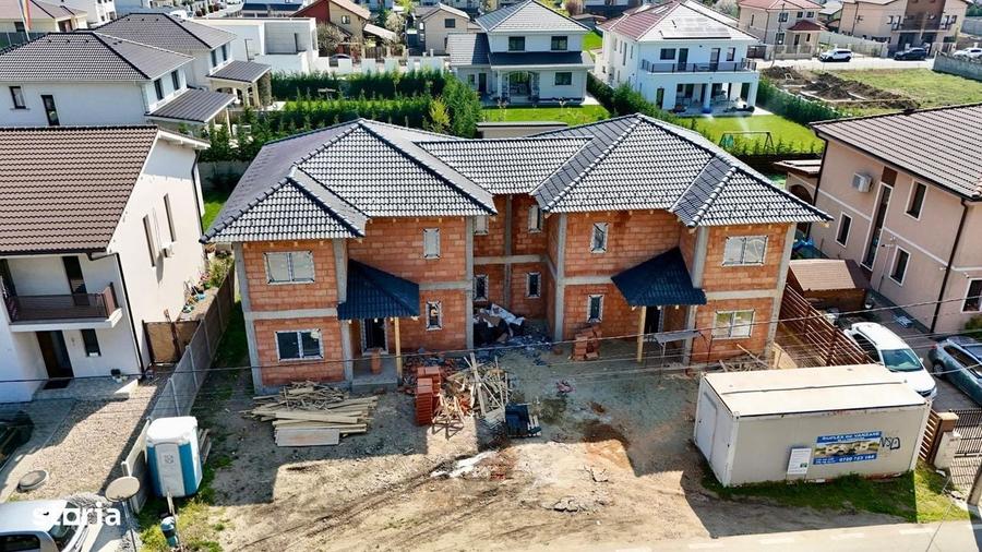 Casă cu 4 camere în Dumbrăvița