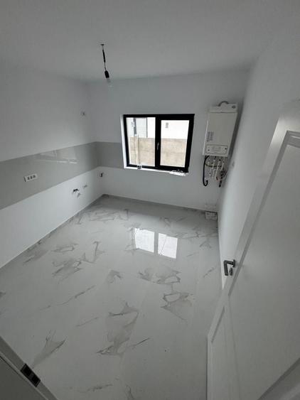 Casă individuală cu 4 camere cu Canalizare în Clinceni
