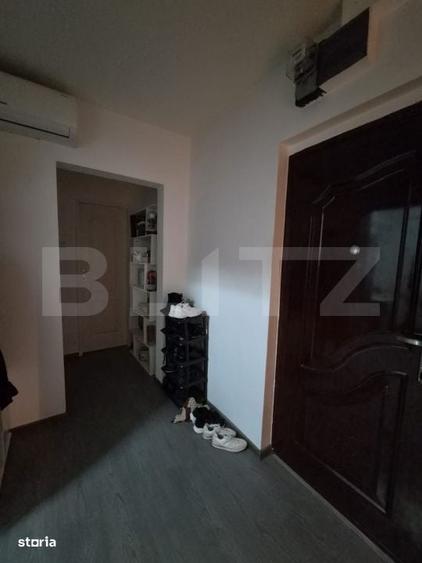 Apartament cu 3 camere semidecomandat în Central