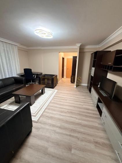 Apartament cu 2 camere semidecomandat, mobilat în Lipovei