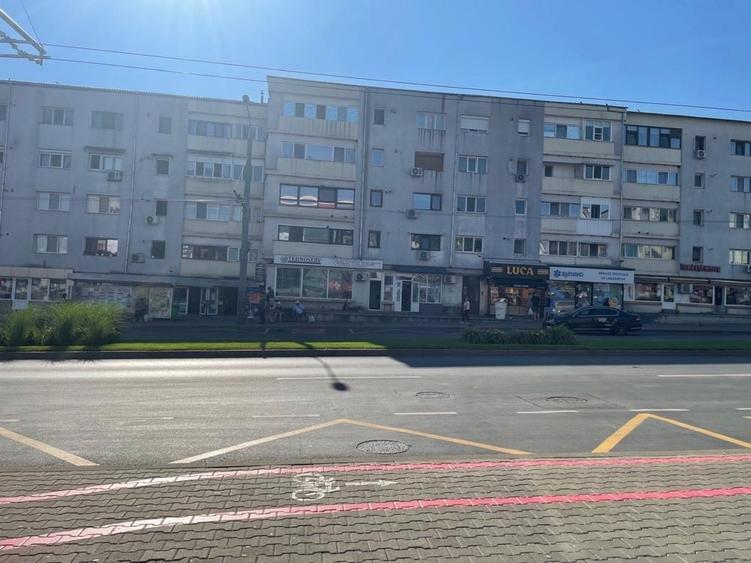 Spațiu comercial, de 300 mp, în Central