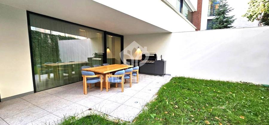 Apartament cu 4 camere decomandat, mobilat în Primăverii