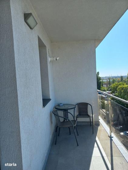 Garsonieră decomandată în Titan