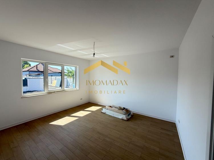 Casă individuală cu 4 camere cu Canalizare în Utvin