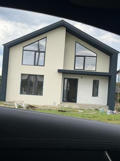 Casă cu 4 camere în Central