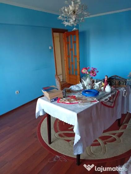 Apartament cu 3 camere decomandat în Brăilei