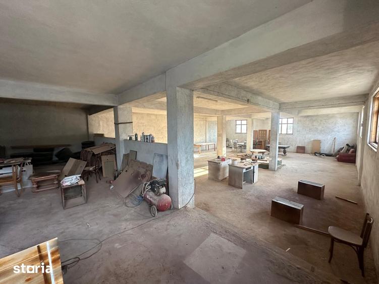 Casă cu Teren 997 Mp în Schiau