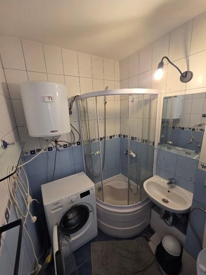 Apartament cu 3 camere semidecomandat, mobilat în Iancului