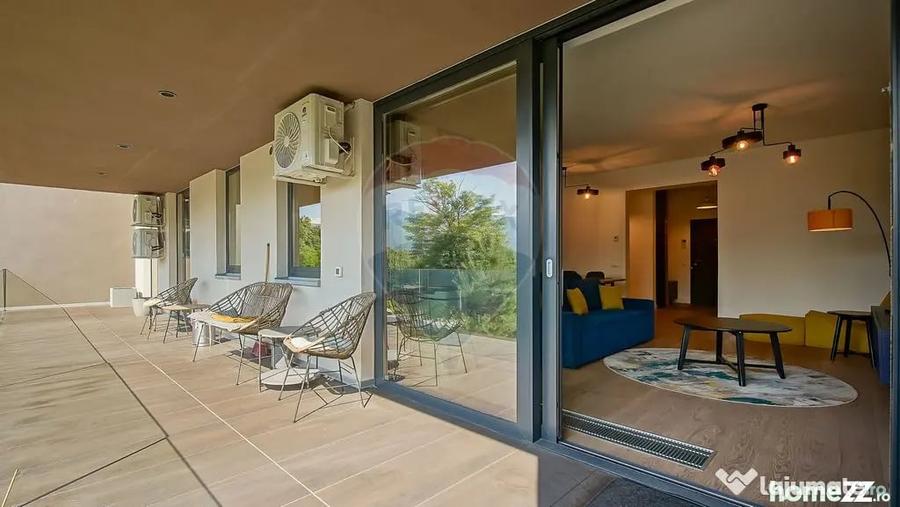 Apartament cu 3 camere decomandat în Drumul Poienii