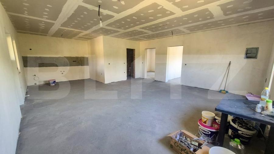 Casă individuală cu 3 camere cu Canalizare în Lazuri