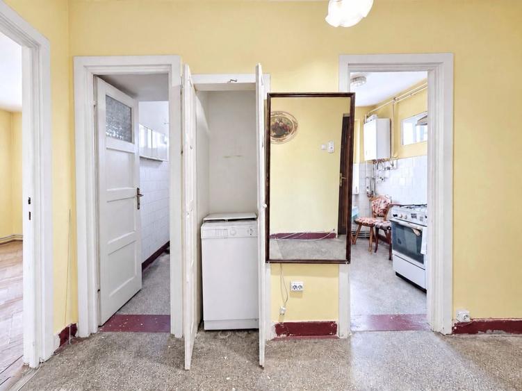 Apartament cu 2 camere semidecomandat în Centru Vechi