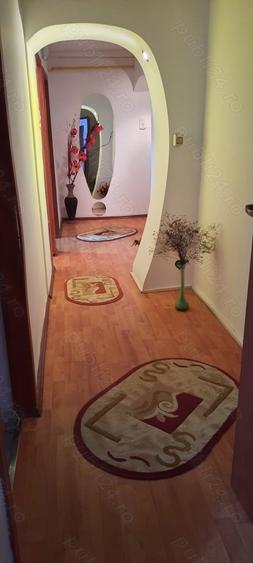 Apartament cu 3 camere în Corabia