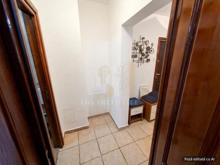Apartament cu 4 camere semidecomandat în Triaj