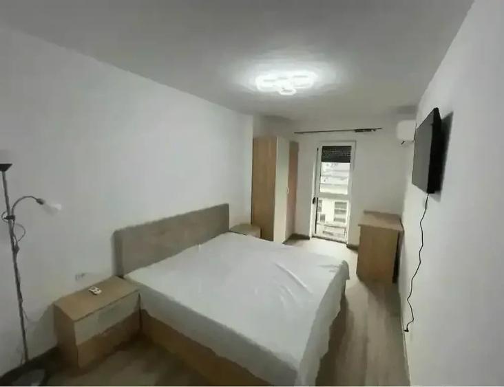 Apartament cu 2 camere decomandat în Exterior Vest