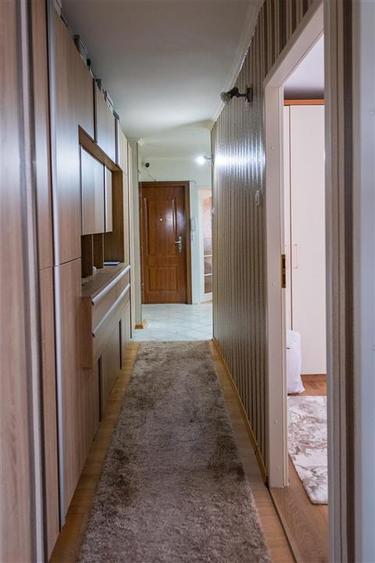 Apartament cu 3 camere decomandat, mobilat în Calea Aradului