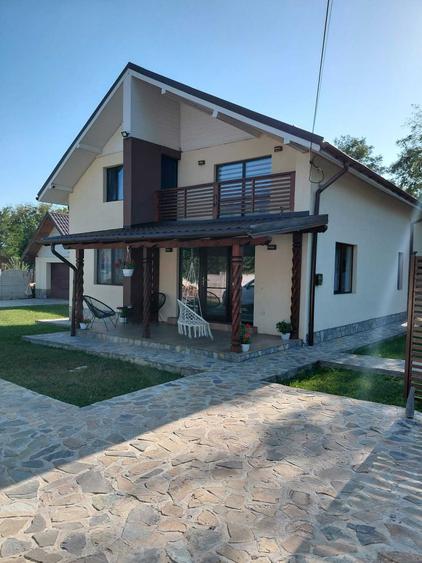 Casă cu 4 camere în Central