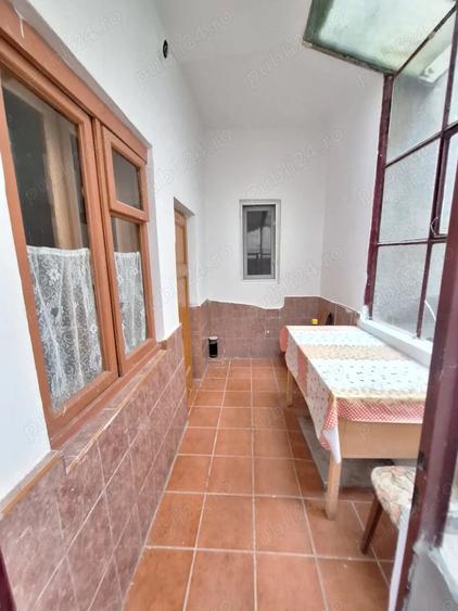 Casă cu 3 camere în Central