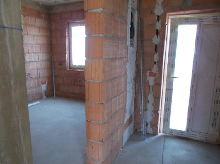 Duplex intreg jumatate, la rosu gri, Giarmata vii, P+E, 4 cam, 438mp teren - 19