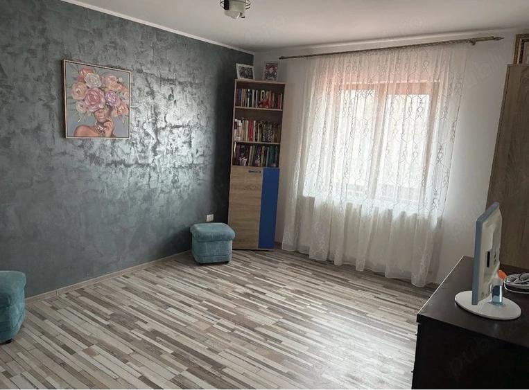 Casă cu 4 camere cu Teren 500 Mp în Central