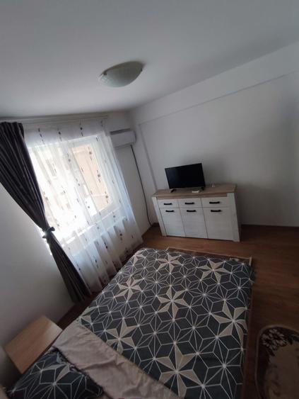 Apartament cu 2 camere semidecomandat în Roșu