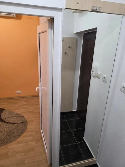 Garsonieră decomandată în UMT