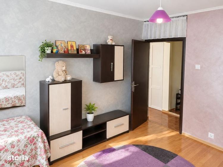 Apartament cu 3 camere decomandat în Eremia