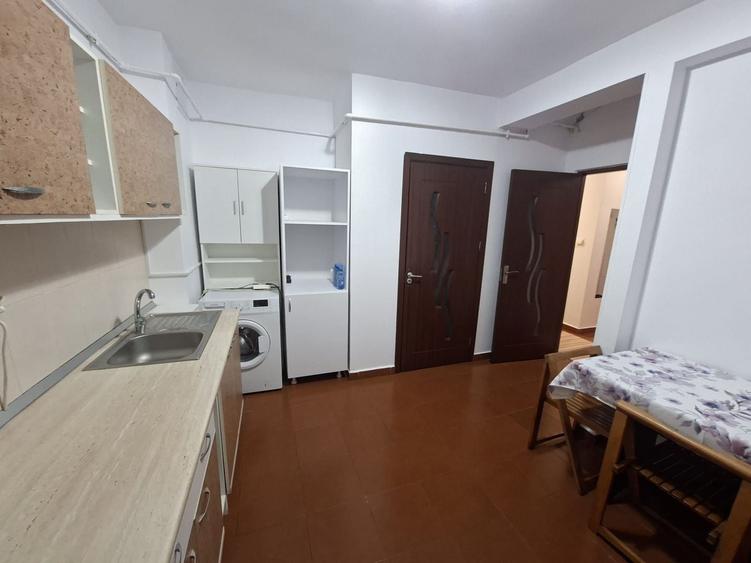 Apartament cu 3 camere decomandat, mobilat în Drumul Taberei