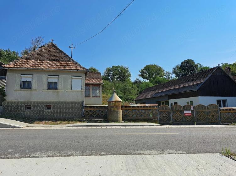 Casă cu Teren 1605 Mp în Central