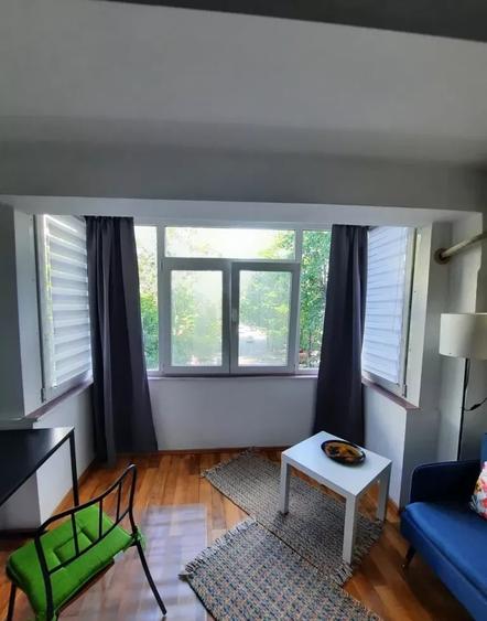 Apartament cu 2 camere decomandat, mobilat în Titan
