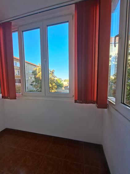 Garsonieră decomandată în Girocului
