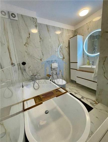 Apartament cu 3 camere decomandat în Florești