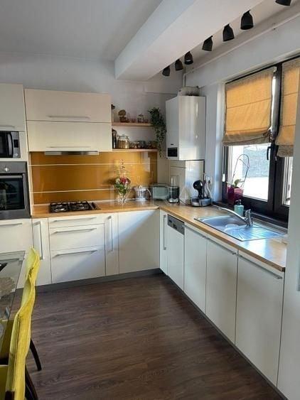 Apartament cu 2 camere decomandat, mobilat în Borhanci