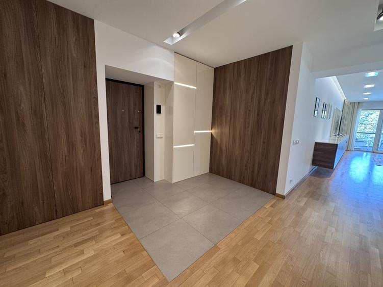Apartament cu 4 camere decomandat, mobilat în Herăstrău