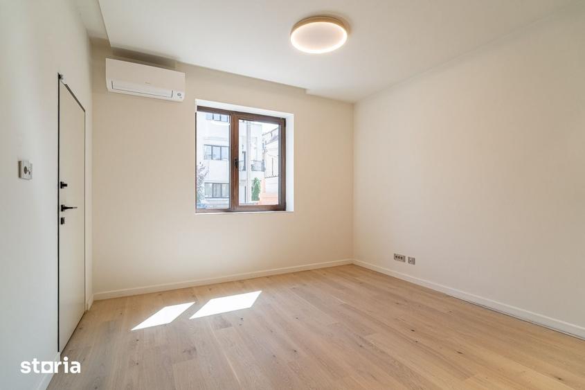 Casă cu 6 camere cu Teren 176 Mp în Floreasca