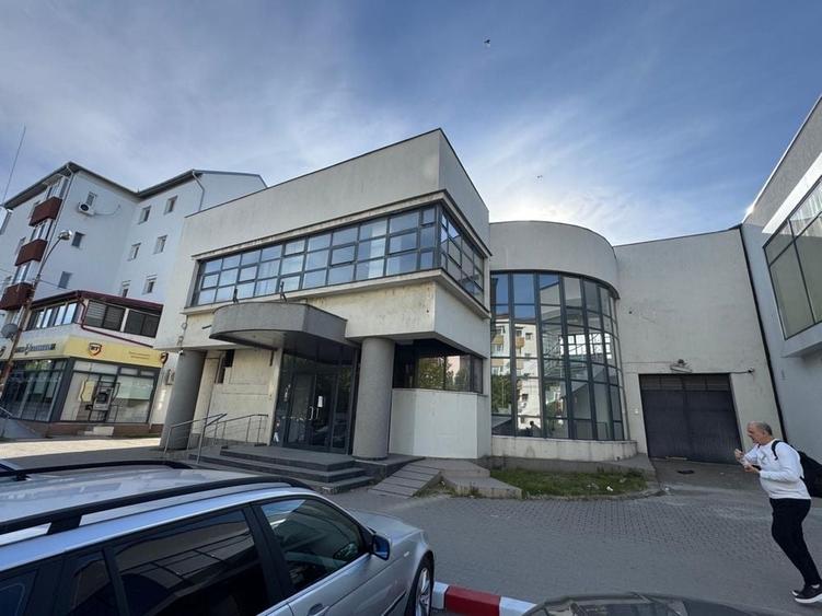 SPATIU COMERCIAL de inchiriat in Orasul TITU - 2