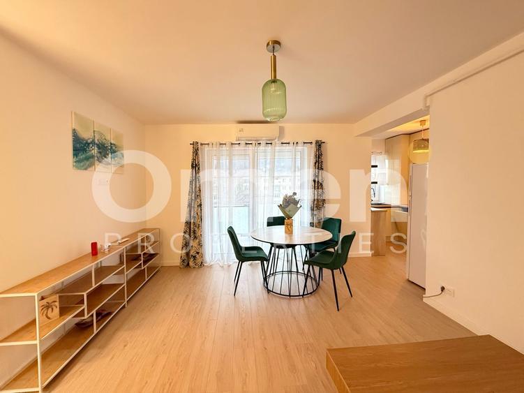 Apartament cu 3 camere decomandat, mobilat în Central