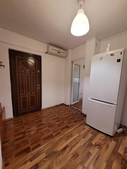 Navodari - str. Randunelelor - 2 camere decomandate -parcare privata  -420 E neg - 32