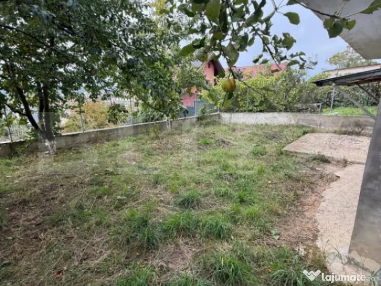 Casă cu 4 camere cu Teren 300 Mp în Burdujeni