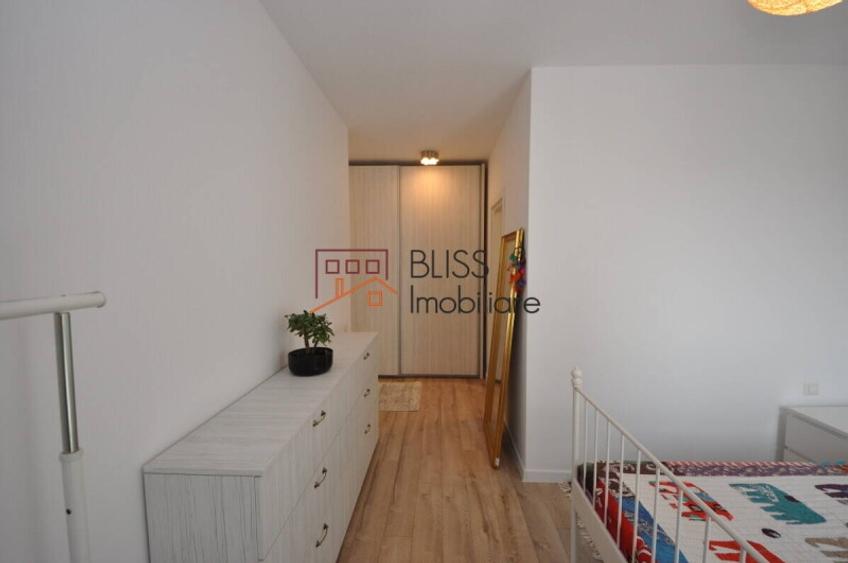 Apartament cu 3 camere semidecomandat în Titan