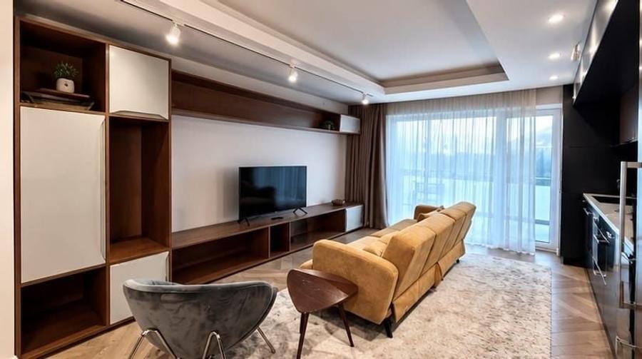 Apartament cu 2 camere decomandat în Central