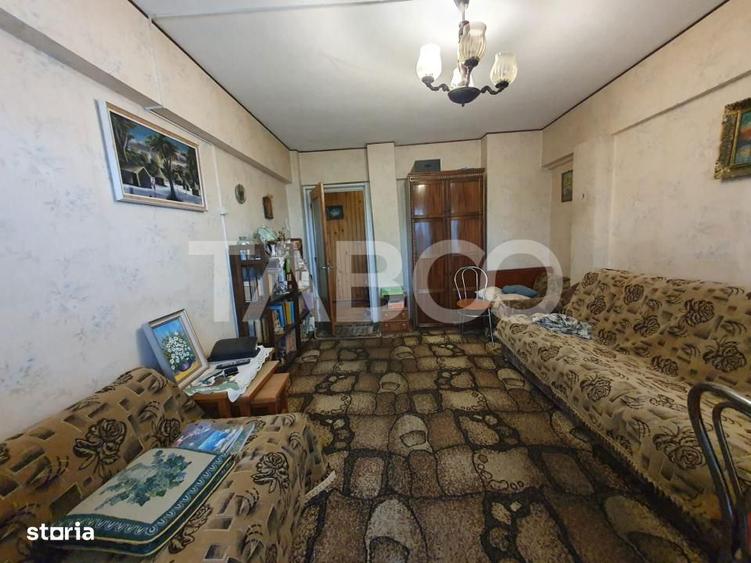 Apartament cu 2 camere decomandat, mobilat în Central