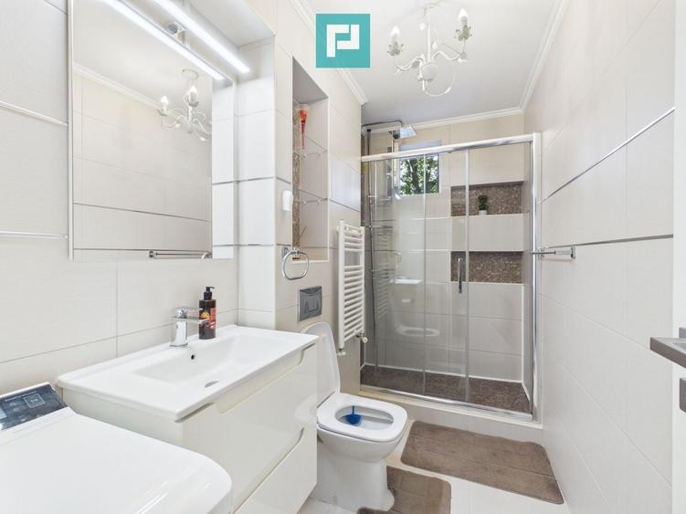 Apartament cu 3 camere decomandat, mobilat în Cantemir