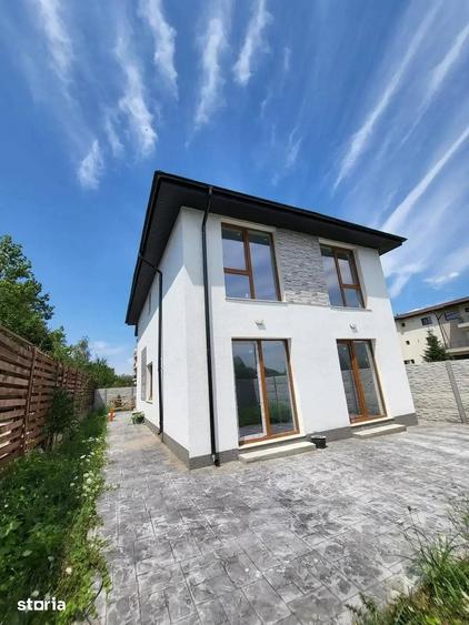 Casă cu 4 camere cu Teren 490 Mp în Corbeanca