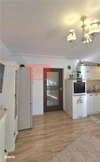Apartament cu 3 camere, mobilat în Bucium