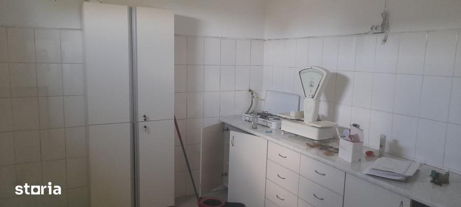 Casă cu 6 camere cu Teren 432 Mp în Dărmănești