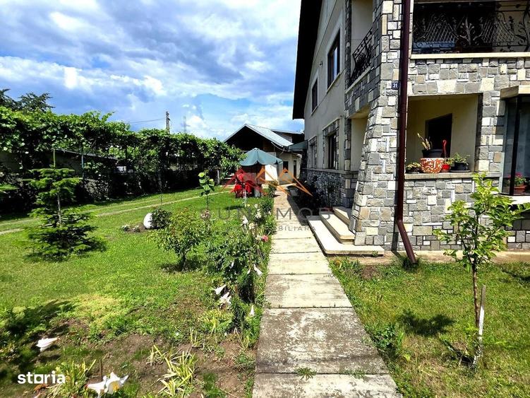 Casă cu 4 camere decomandat cu Teren 890 Mp în Slobozia
