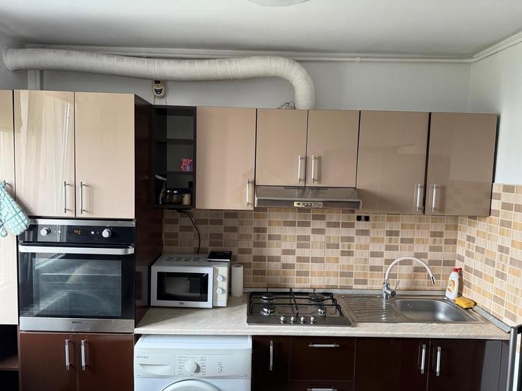 Apartament cu 2 camere decomandat în Valea Oltului